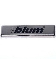 Заглушка на плечо петли правая штампованная с лого Blum никель Заглушка на плечо петли правая штампованная с лого Blum никель